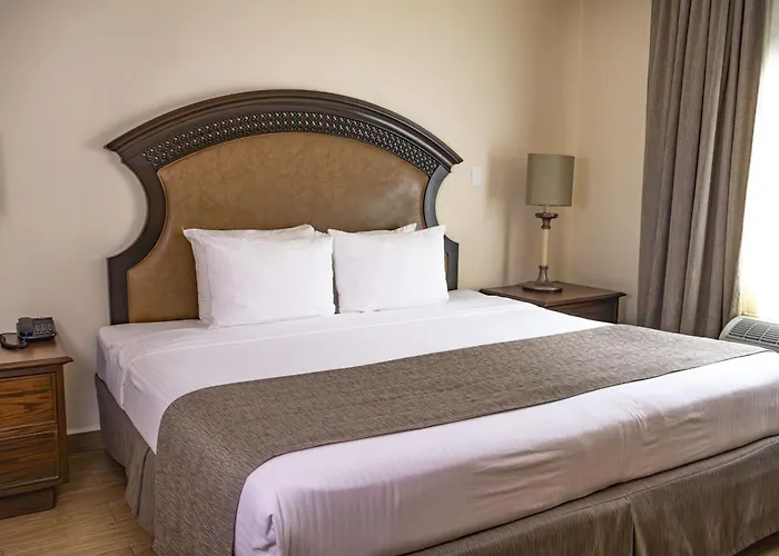 Best Western PLUS Monterrey Colón