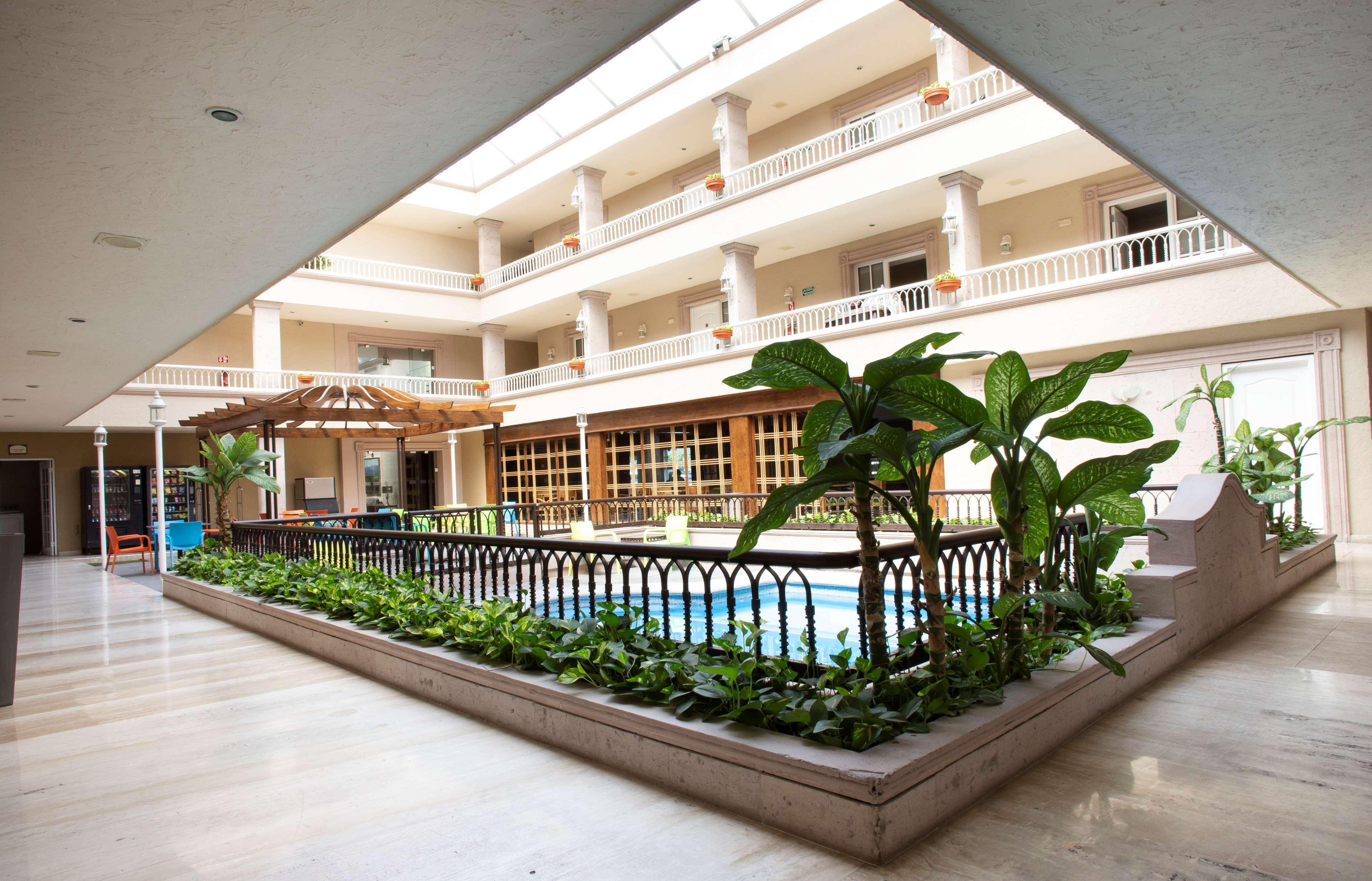 Western Colón Hotel