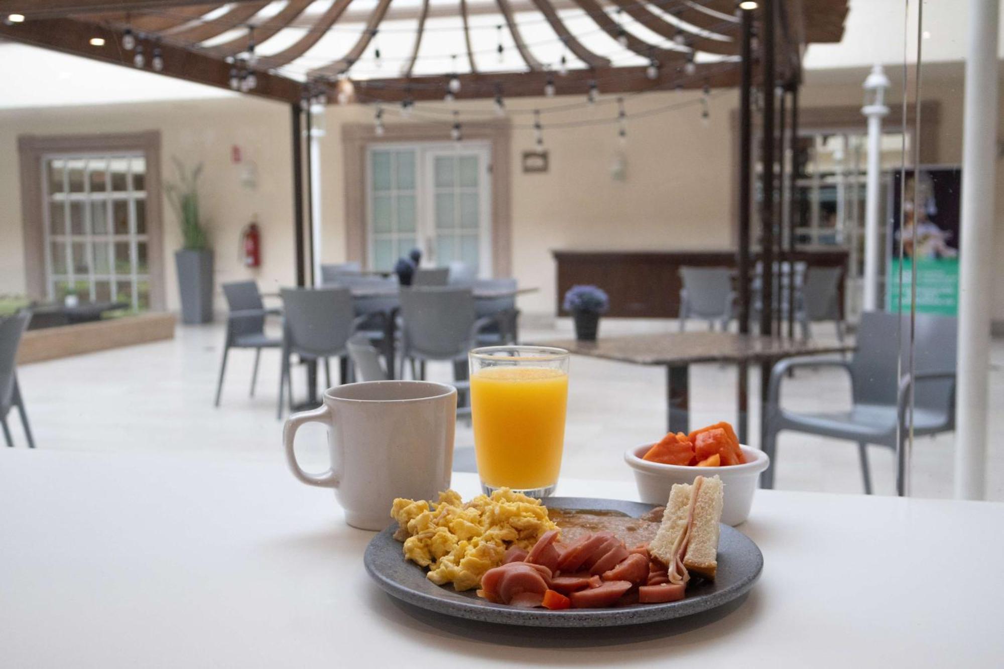 Western Colón Hotel Monterrei
